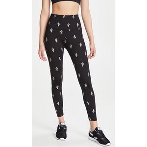 NWOT Beyond Yoga Black Silver Dizzy Cactus Print High Waisted 7/8 Leggings‎ - M